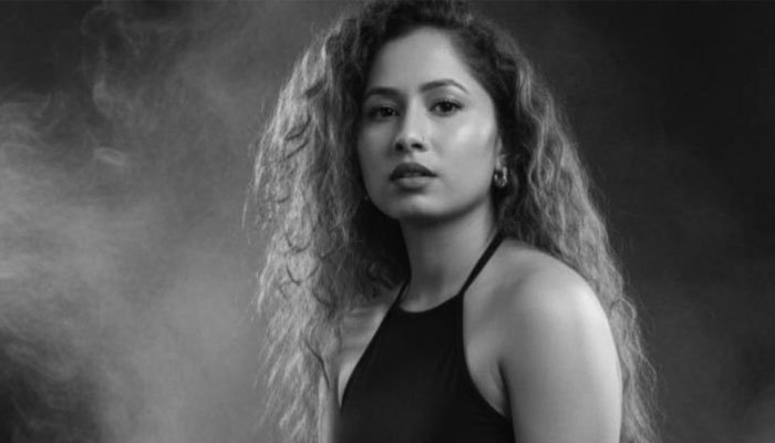 پیٹرول چھڑک کر خود کو آگ لگانے والی نیپالی گلوکارہ دم توڑ گئی