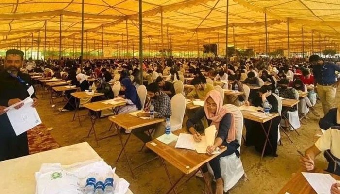 سیلابی صورتحال کے پیش نظر ایم ڈی کیٹ کے شیڈول میں تبدیلی کا فیصلہ