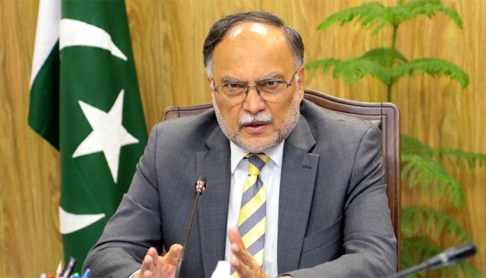 دعا ہے کہ کراچی اپنی پرانی عظمت کو بحال کر سکے: احسن اقبال