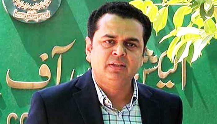 طلال چوہدری پر الیکشن قوانین کی خلاف ورزی پر 50 ہزار روپے جرمانہ عائد