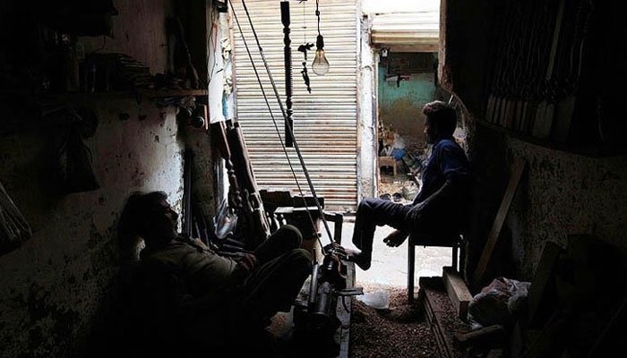 نیپرا اور پاور ڈویژن کی جانب سے ڈسکوز کو کتنے گھنٹے کی لوڈ شیڈنگ کی ہدایت ہے؟