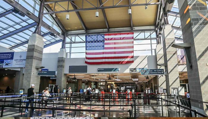 ورک ویزا پر امریکا جانے کے خواہش مند افراد کیلئے بری خبر، فیس میں بے تحاشہ اضافہ