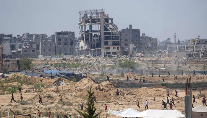 غزہ میں امداد کے منتظر افراد پر اسرائیلی فوج کی فائرنگ اوربمباری، مزید 57 فلسطینی شہید