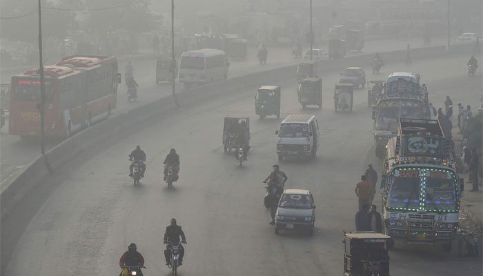 لاہور سمیت پنجاب کے مختلف شہروں میں فضائی آلودگی کا راج برقرار