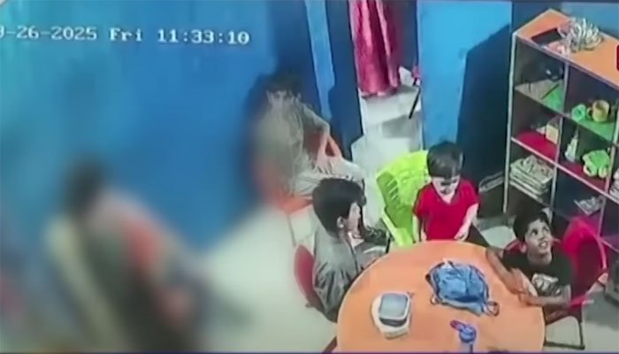 کراچی میں آٹزم سینٹر میں خصوصی بچے پر تشدد کا مقدمہ درج، خاتون ٹیچر برطرف