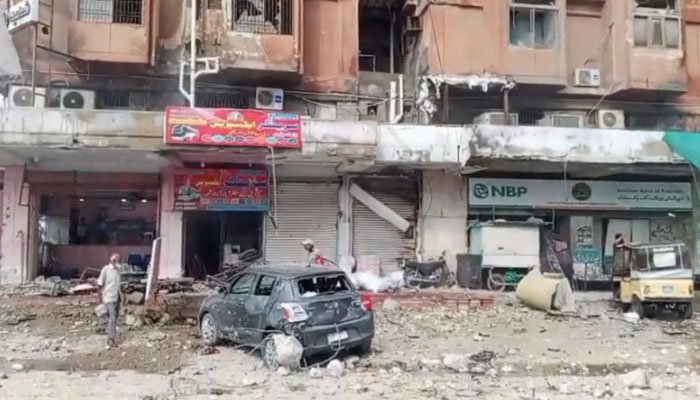 ایم اے جناح روڈ پر پٹاخے کے گودام میں دھماکے سے کتنی تباہی ہوئی؟ بی ڈی ایس کی رپورٹ جاری