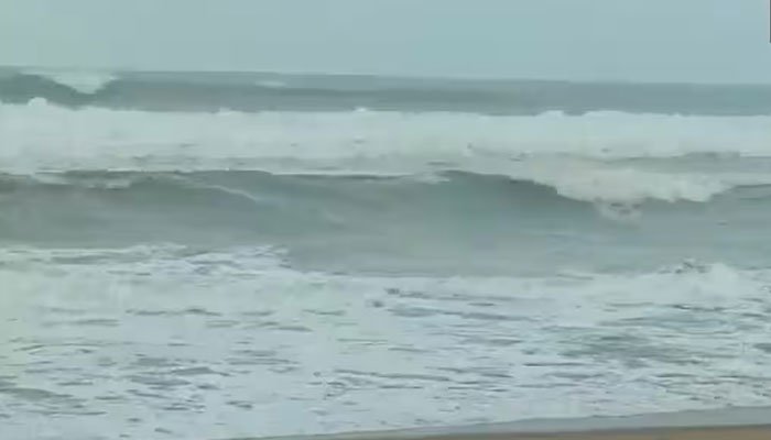 جنوب مشرقی بحیرہ عرب میں ڈپریشن، کیا پاکستانی علاقوں کو کوئی خطرہ ہے؟