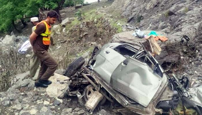 بونیر: گاڑی کھائی میں گرنے سے خواتین اور بچے سمیت 5 افراد جاں بحق