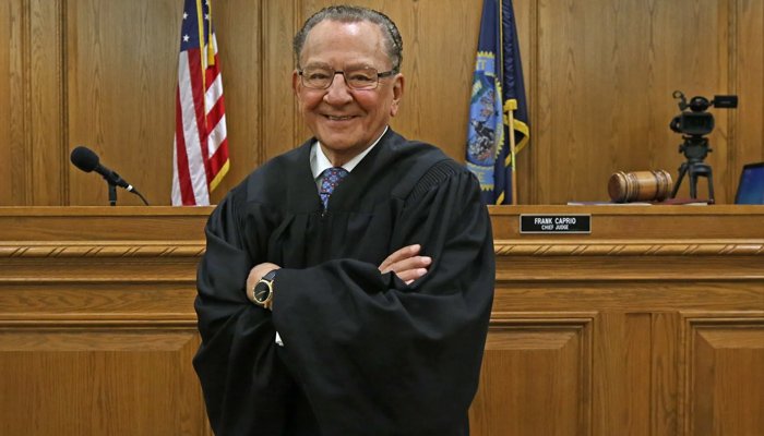 الوداع فرینک کیپریو! دنیا کے سب سے اچھے جج