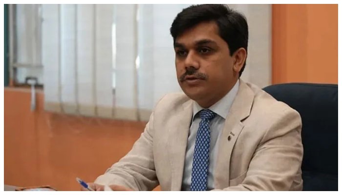 ضمنی الیکشن: حذیفہ رحمان نے ضابطہ اخلاق کی خلاف ورزی پر غیر مشروط معافی مانگ لی