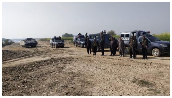 گھوٹکی: کچے کے علاقے میں آپریشن کے دوران 9 ڈاکو ہلاک