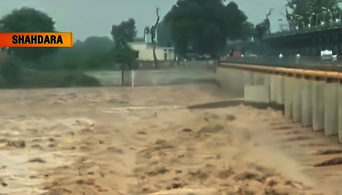 دریائے راوی میں شاہدرہ پر پانی میں مسلسل اضافہ، اونچے درجے کا سیلاب