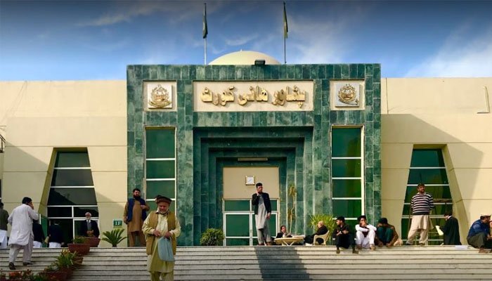 پی ٹی آئی کا نومنتخب وزیراعلیٰ کی حلف برداری کیلئے پشاور ہائیکورٹ سے رجوع