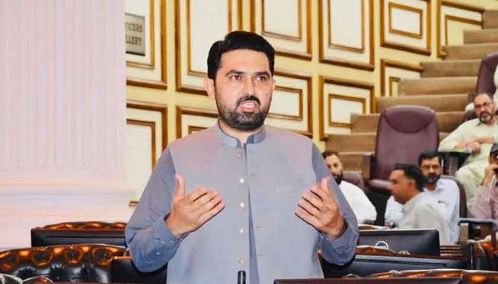 دہشتگردی کا خاتمہ کرنا ہے تو بند کمروں سے نکل کر فیصلے ہوں گے: وزیراعلیٰ پختونخوا