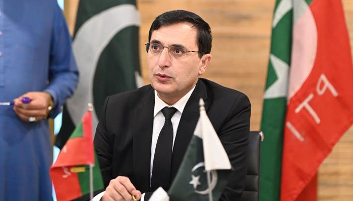 عمران خان سے مشاورت کے بعد ترمیم پر ردعمل دیں گے، بیرسٹر گوہر