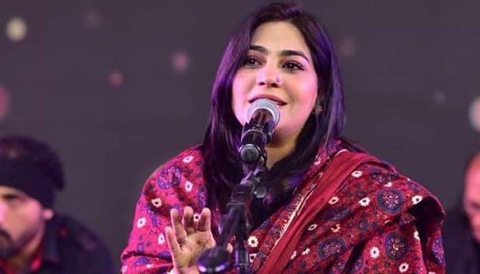&rsquo;گلوکاری سے قبل گھر میں فاقے ہوتے تھے&lsquo;، صنم ماروی اب کانسرٹ کا کتنا معاوضہ لیتی ہیں؟