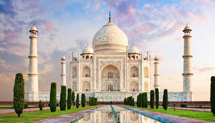 بھارتیوں کی ایک بار پھر تاج محل کو متنازع بنانے کی سازش، فلم کے پوسٹر میں گنبد سے مورتی نکلتی دکھادی