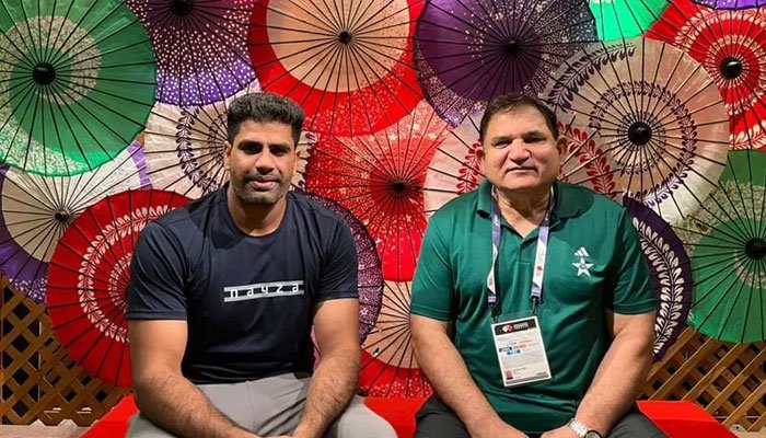 ارشد ندیم کے کوچ سلمان بٹ پر عائد پابندی ختم