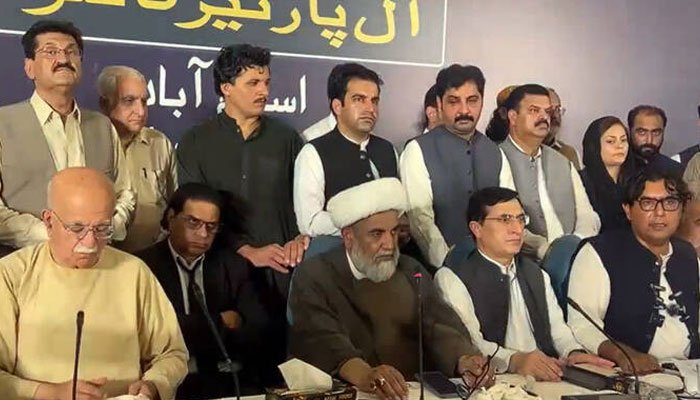 اپوزیشن اتحاد کا آج سے آئین کی بحالی کی تحریک شروع کرنے کا اعلان