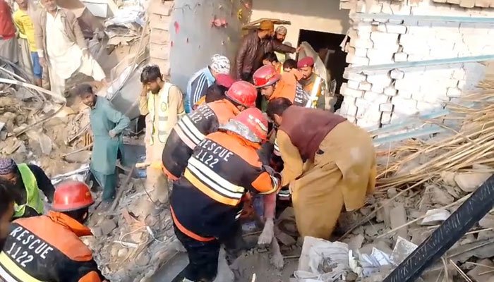 فیصل آباد: فیکٹری میں دھماکا کیسے ہوا؟ ابتدائی رپورٹ سامنے آگئی