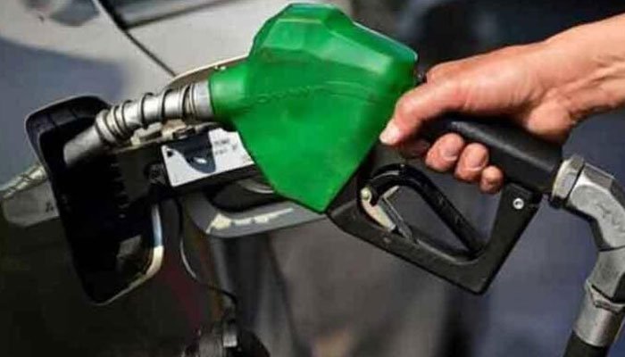 کل سے پیٹرول کی قیمت میں بڑی کمی کا امکان