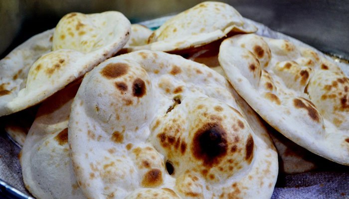 لاہور میں روٹی کی قیمت میں اضافہ، راولپنڈی میں 28 اکتوبر کو تندور بند رکھنے کا اعلان