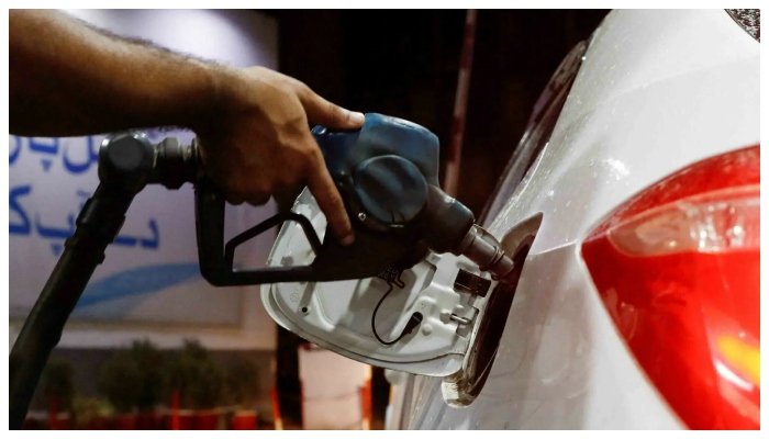 پیٹرولیم مصنوعات کی قیمتوں میں بڑے اضافے کا امکان