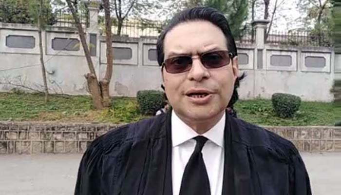 عمران خان ڈیل نہیں کریں گے، سر اٹھا کر واپس آئیں گے: سلمان اکرم