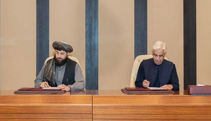 پاک افغان مذاکرات کی آخری کوشش جاری، افغان وفد کے مؤقف میں بار بار تبدیلی مذاکرات نتیجہ خیز بنانے میں بڑی رکاوٹ