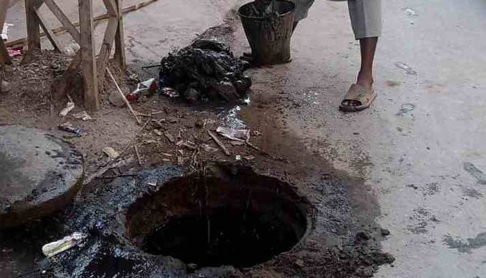 کراچی: سلطان آباد سے پُر اسرار طور پر لاپتا بچے کی لاش گٹر سے مل گئی