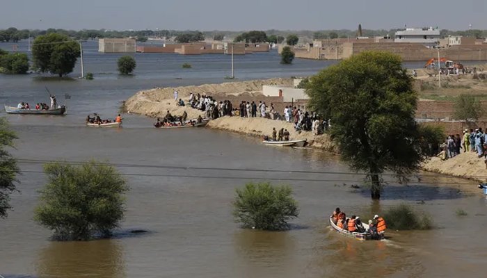 ملتان: سیلاب سے 36 انچ کی گیس پائپ لائن متاثر، جلال پور میں ایم 5 موٹر وے پانچویں روز بھی بند