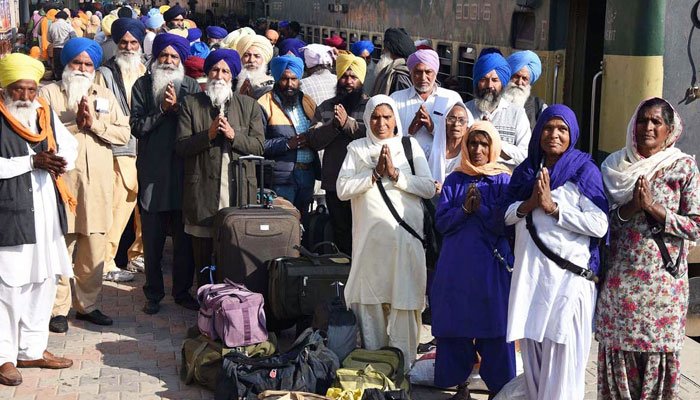 سکھوں یاتریوں کیساتھ آنیوالے 12 ہندوؤں کو واپس بھارت بھیج دیا گیا