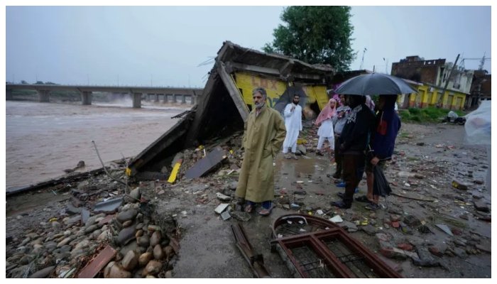 مقبوضہ کشمیر میں شدید بارشوں سے سیلاب، بارش کا 50 سالہ ریکارڈ ٹوٹ گیا